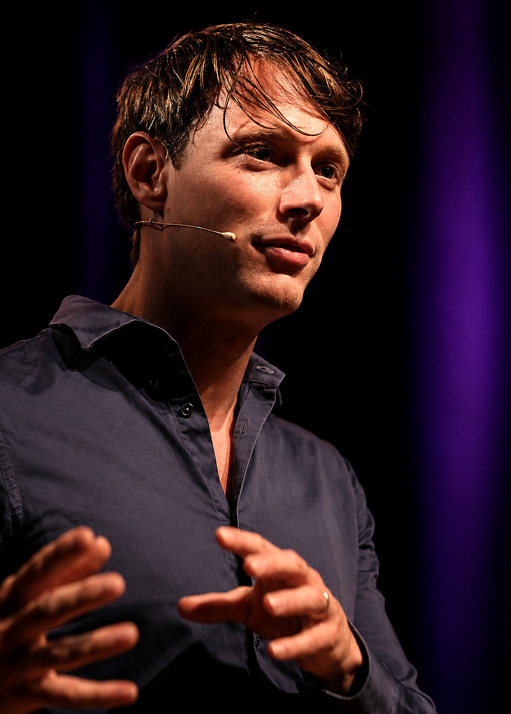 Dr. Vincent van der Burg
